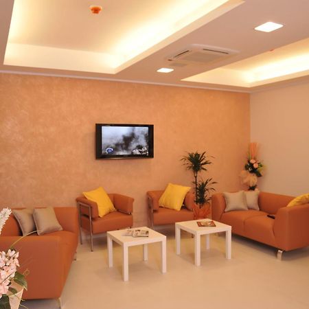Residence Perla มิซาโน อาดรีอาติโก ภายนอก รูปภาพ