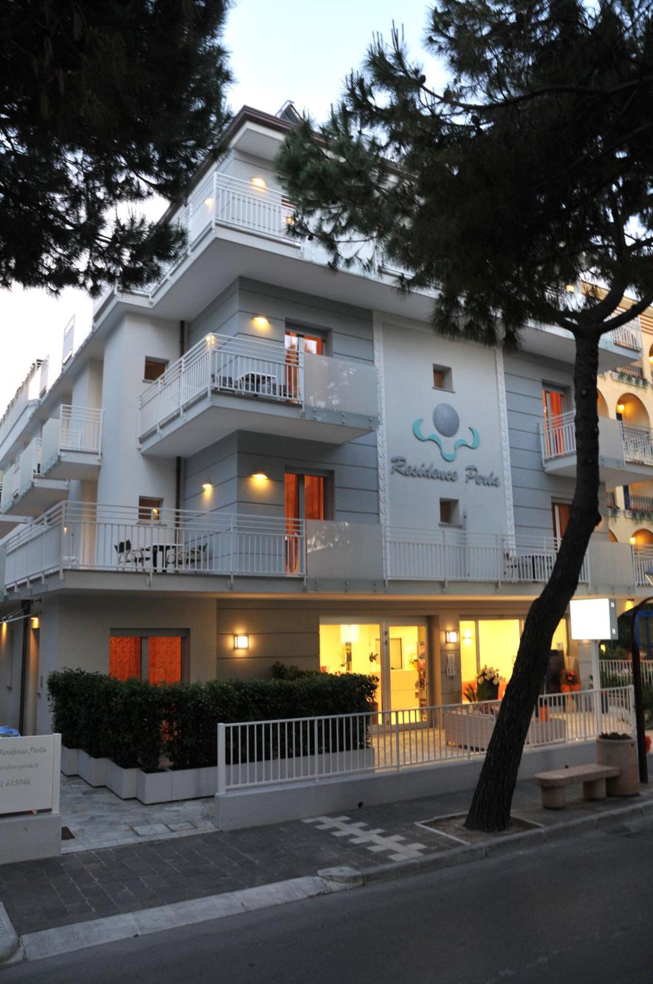 Residence Perla มิซาโน อาดรีอาติโก ภายนอก รูปภาพ